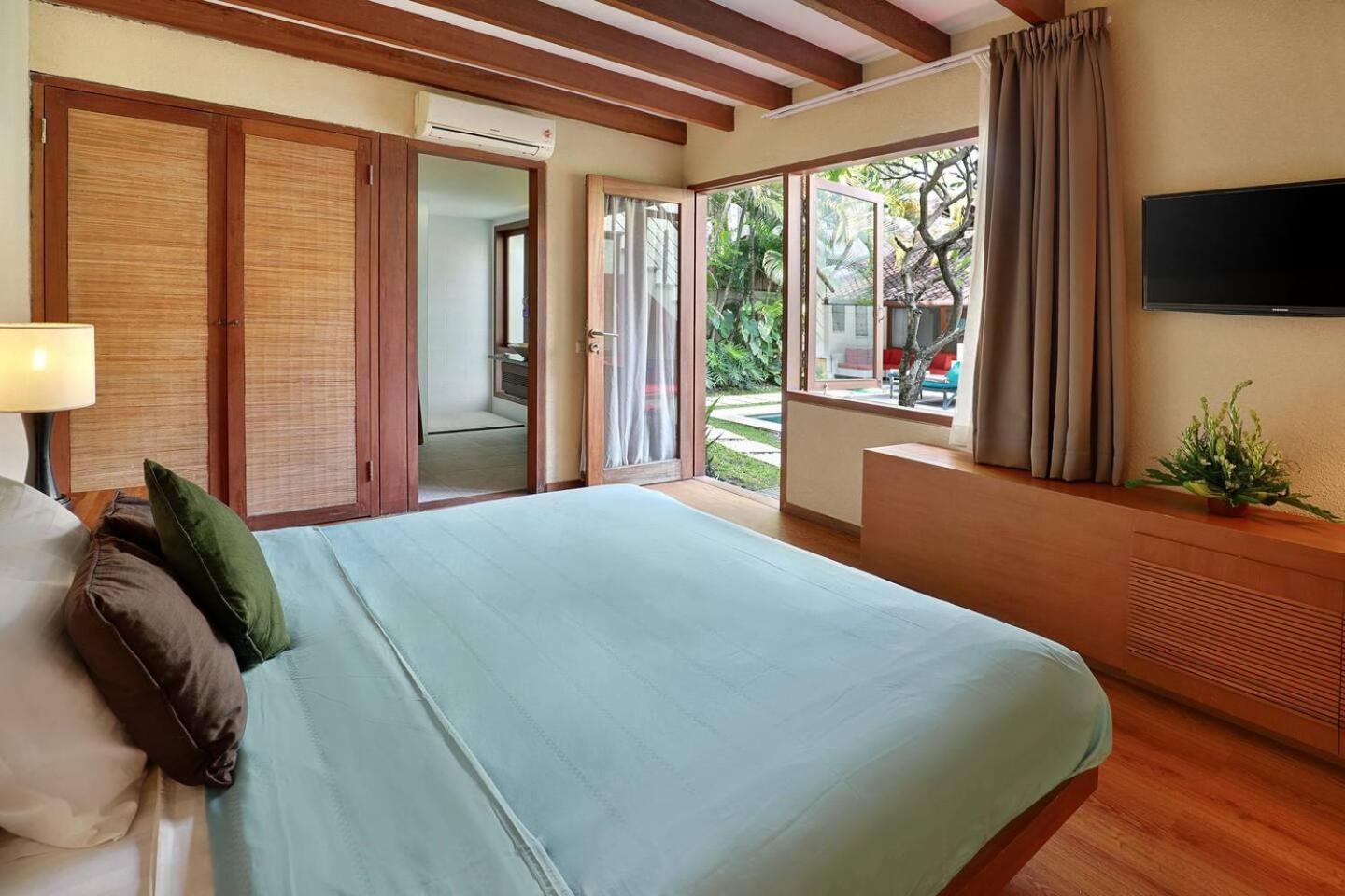 Super Value 4 Bedroom, Walk To Bintang Supermarket Seminyak Buitenkant foto