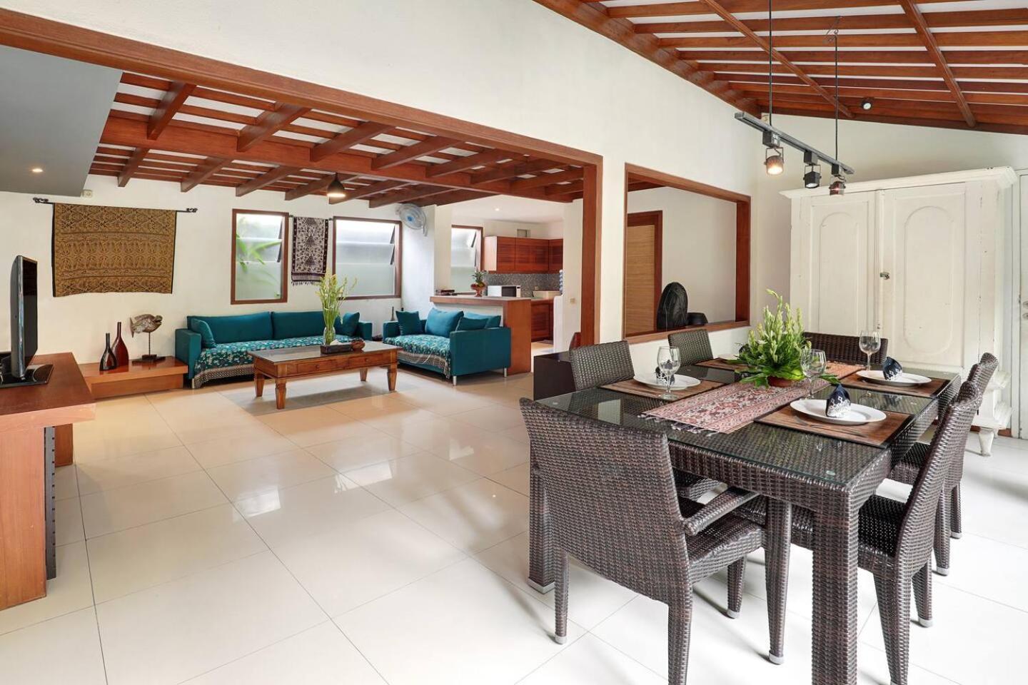 Super Value 4 Bedroom, Walk To Bintang Supermarket Seminyak Buitenkant foto